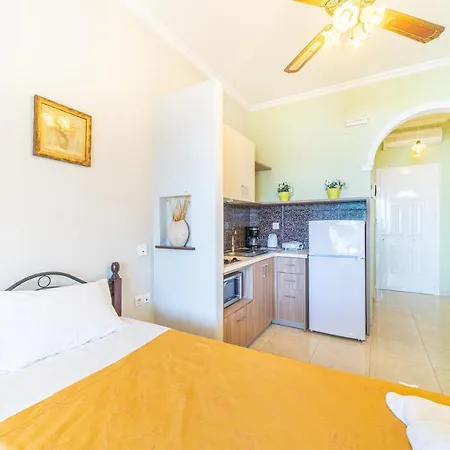 Mazis B2 Apartment *